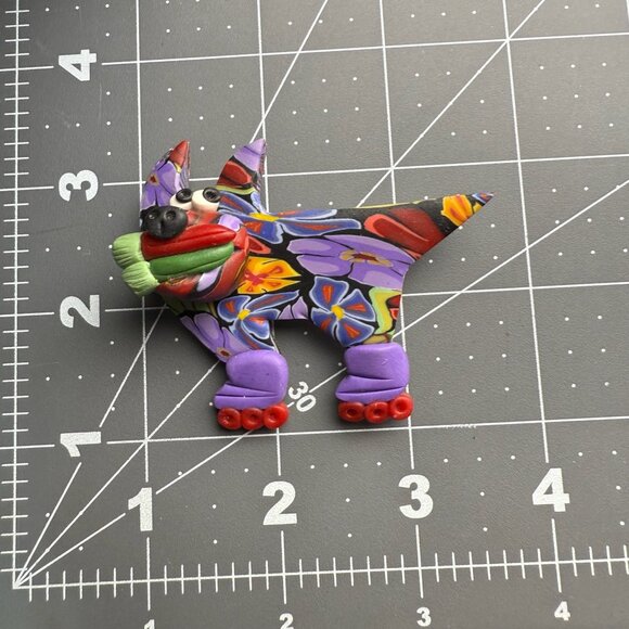 JARi Of Glasgow Chili Dog Polymer Clay Floral Brooch Handmade Collectible Pin 19 - Picture 7 of 7